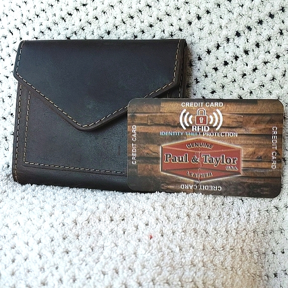 Paul and Taylor RFID Bifold Men's Wallet NWOTS - Picture 1 of 10